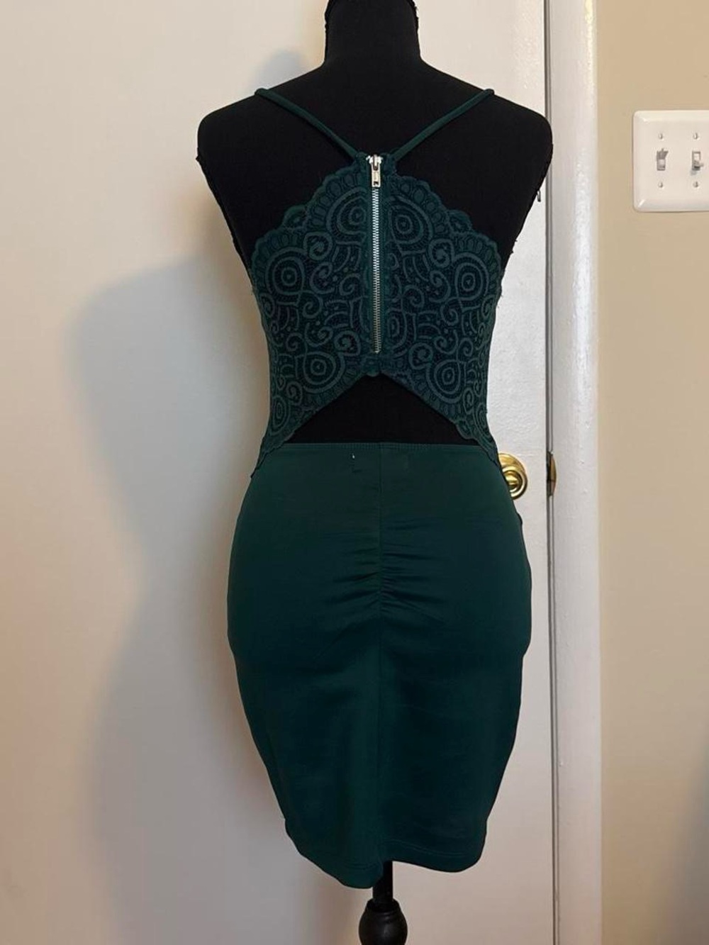 Emerald Sundae Emerald Green Lace Open Back Bodycon Dress Size Small
